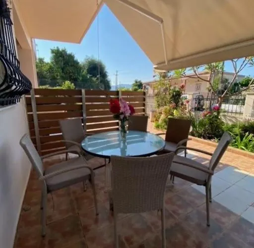 ヴィラ Aretousa ハニア