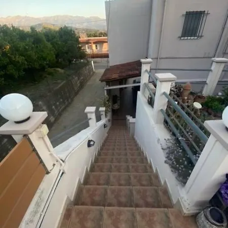 Villa Aretousa