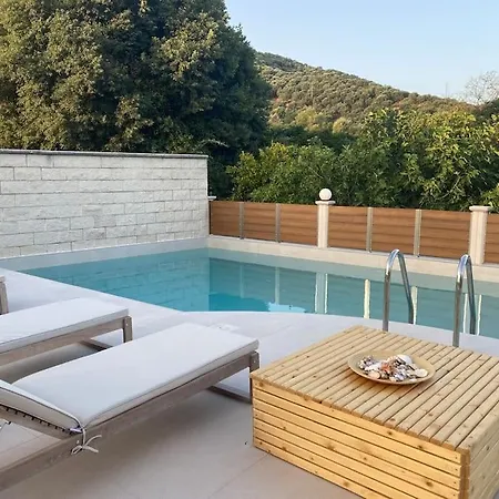 Villa Aretousa